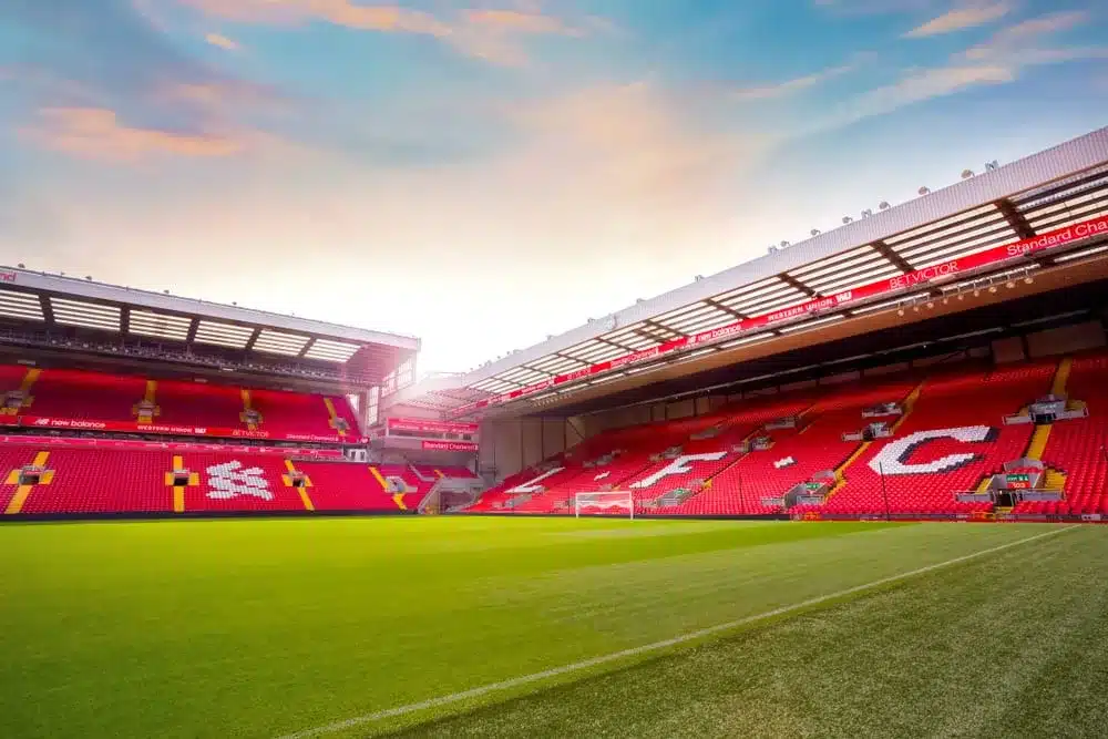 Anfield — أنفيلد.